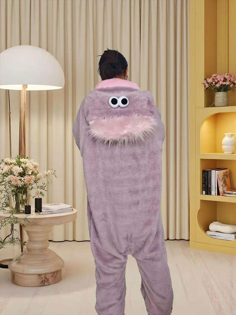 Skurriler Monster-Einteiler - Design mit langem Haar und großem Mund (Winter 2026)