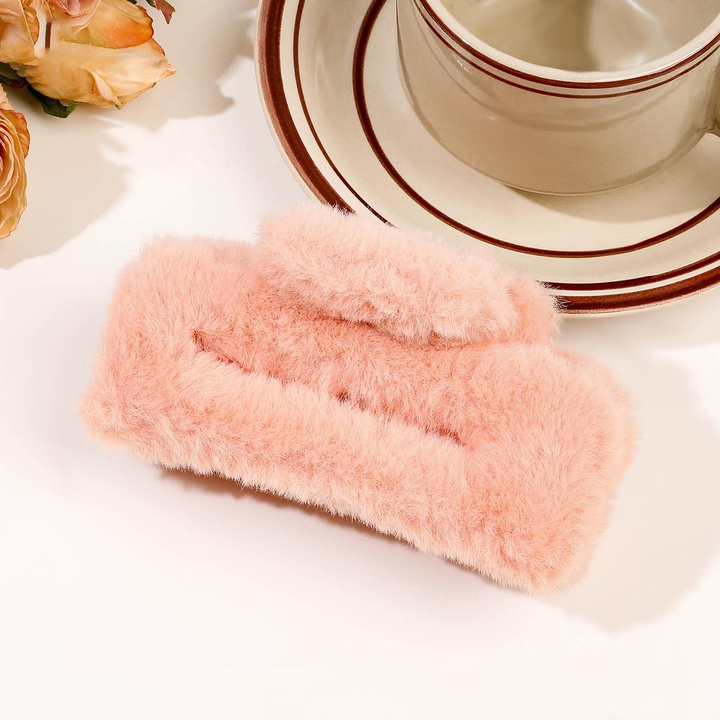 Furry Claw Clips Big Crab Hair Claw Girl Winter Ponytail Holder Large Imitation Plush Grab Cawl Clips For Women Hair Accessories