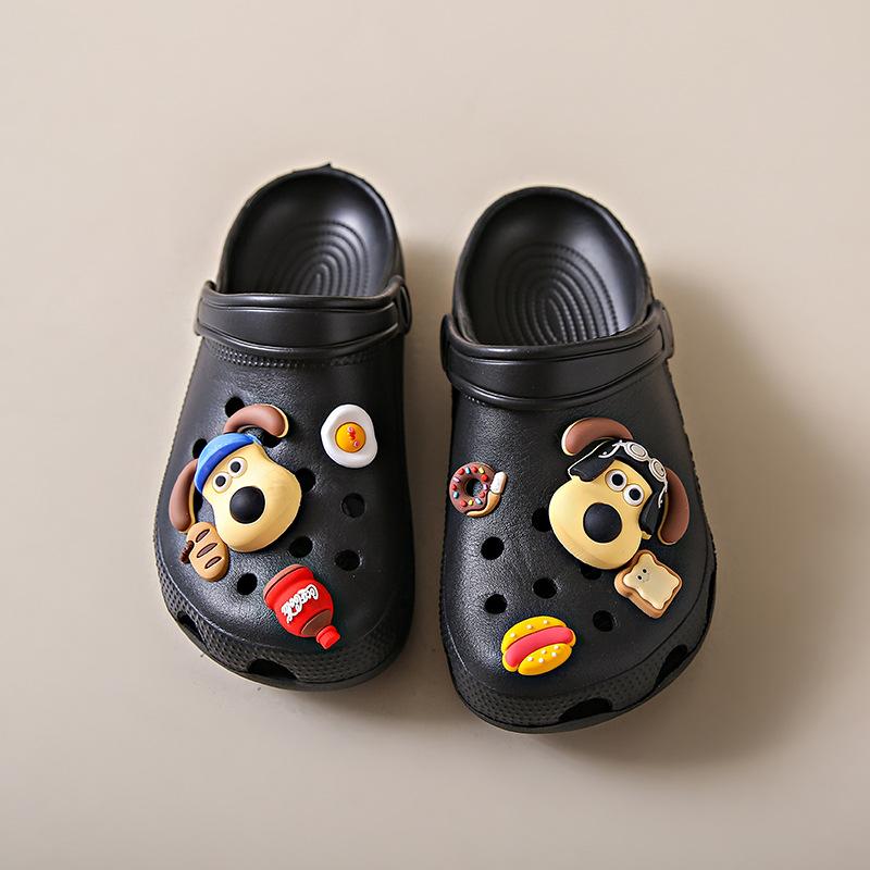 Cute puppy hole shoes women's summer wear stepping on shit feeling fashionable versatile baotou beach thick-soled half slippers