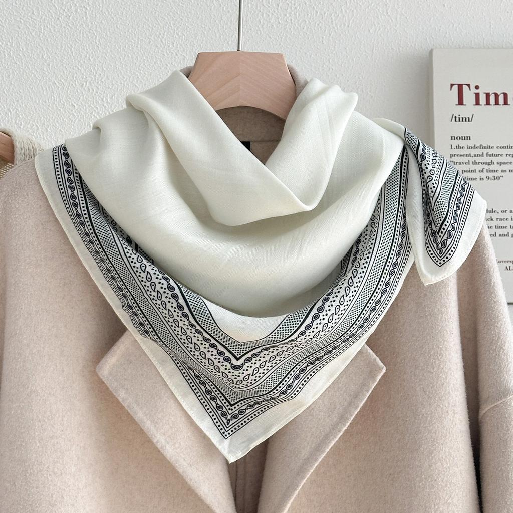 Simple black and white striped 71 square scarf silk scarf female Korean spring and autumn neck protection small scarf headscarf scarf for mother shawl