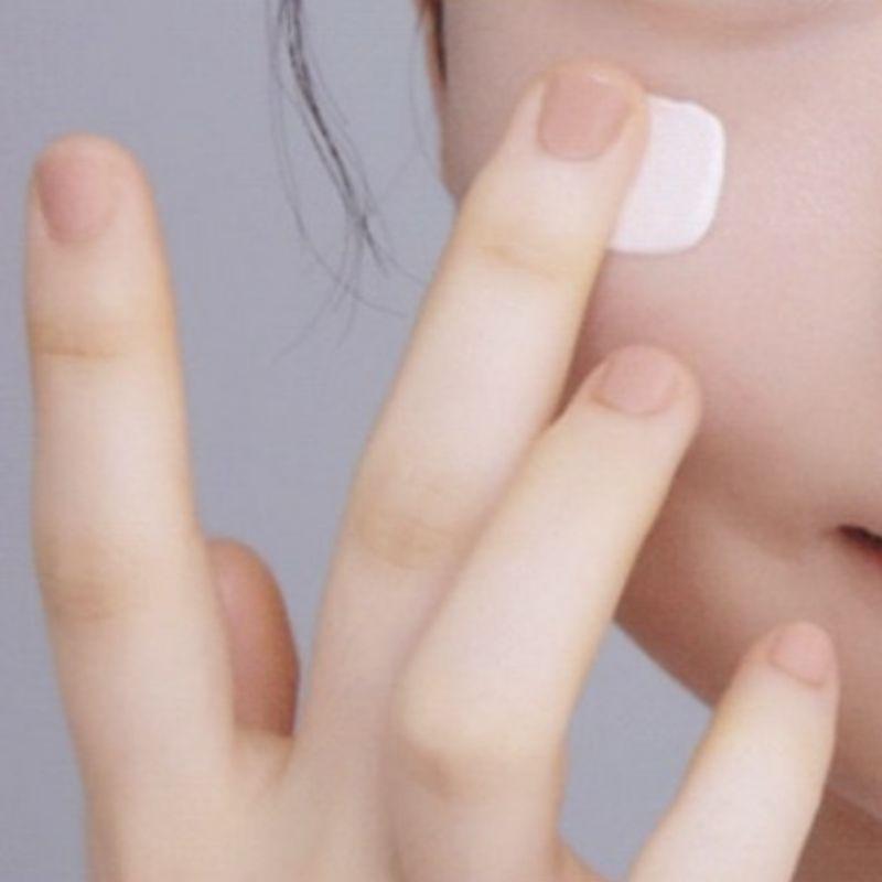 INNISFREE Cherry Blossom Glow Skin-Fit Tone-Up Cream SPF50+ PA++++ 50ml 1pcs