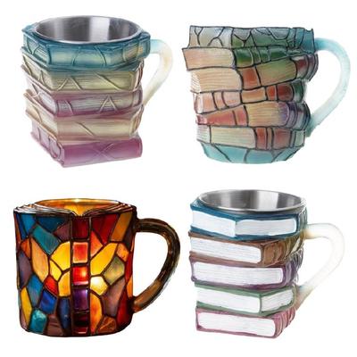 Taza de café con pila de libros literarios, taza de bebida de resinas coloridas para entusiastas de la lectura, aula de escritores o decoración del hogar