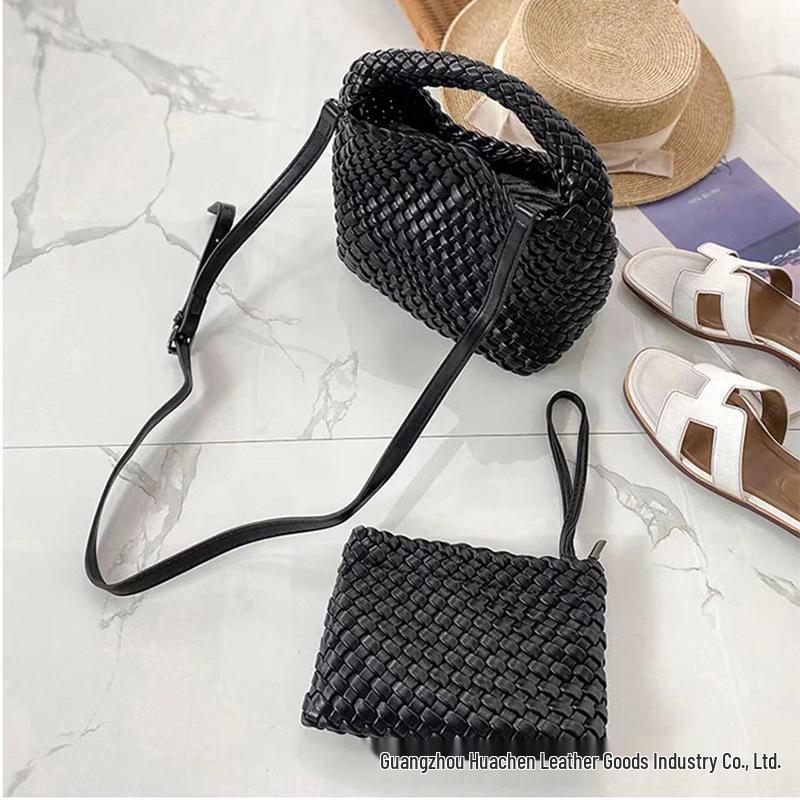 2024 Korean-Style Woven Women's Bag: Fashionable, Large-Capacity, Cross-Border Design for Everyday Use