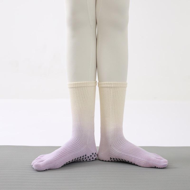 Pilates Anti-slip Yoga Socks, Gradient Color Women's All-cotton Five-finger Socks, Indoor Fitness Sports Mid-calf Socks