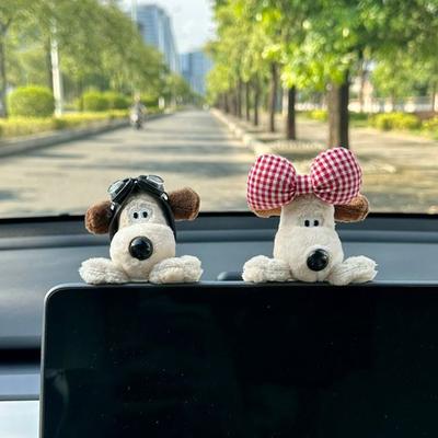 Poupée en peluche de chiot de dessin animé mignon ornements d'intérieur de voiture écran de voiture décoration de console centrale accessoires de décoration automatique