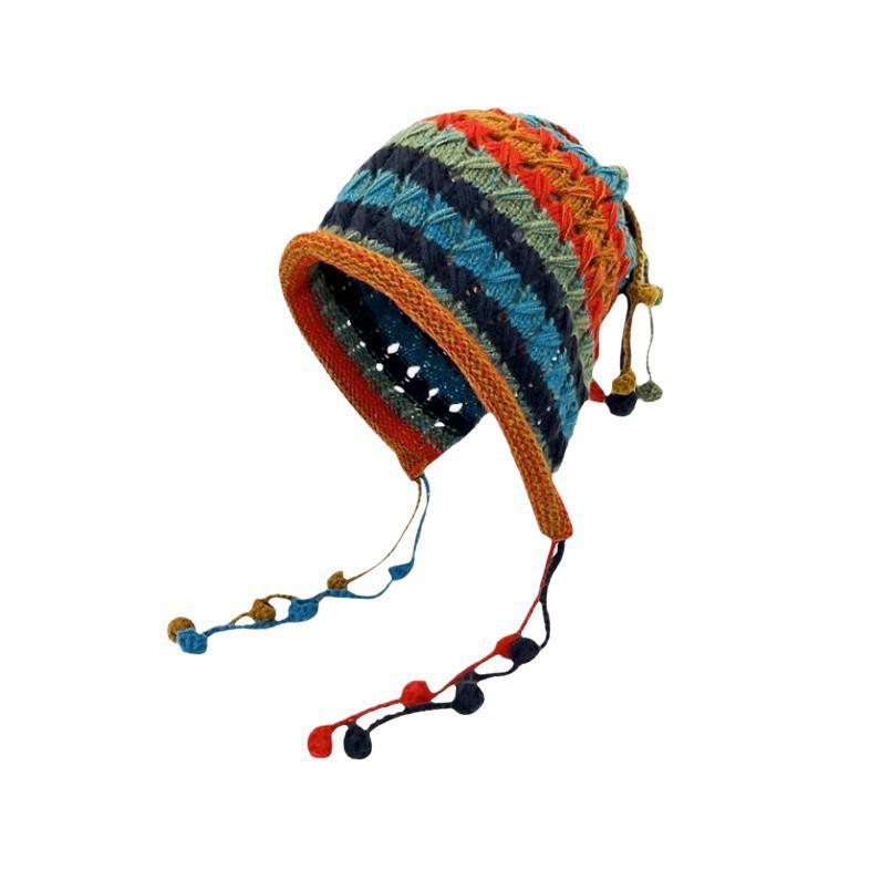 Retro Knitted Pom Pom Tassel Hat for Women – Fashionable and Versatile Headwear Accessory