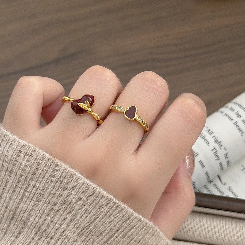 Four-Leaf Clover Gourd, Angora Red Enamel, Open Ring, Diamond-Set Zircon Stacked Ring.