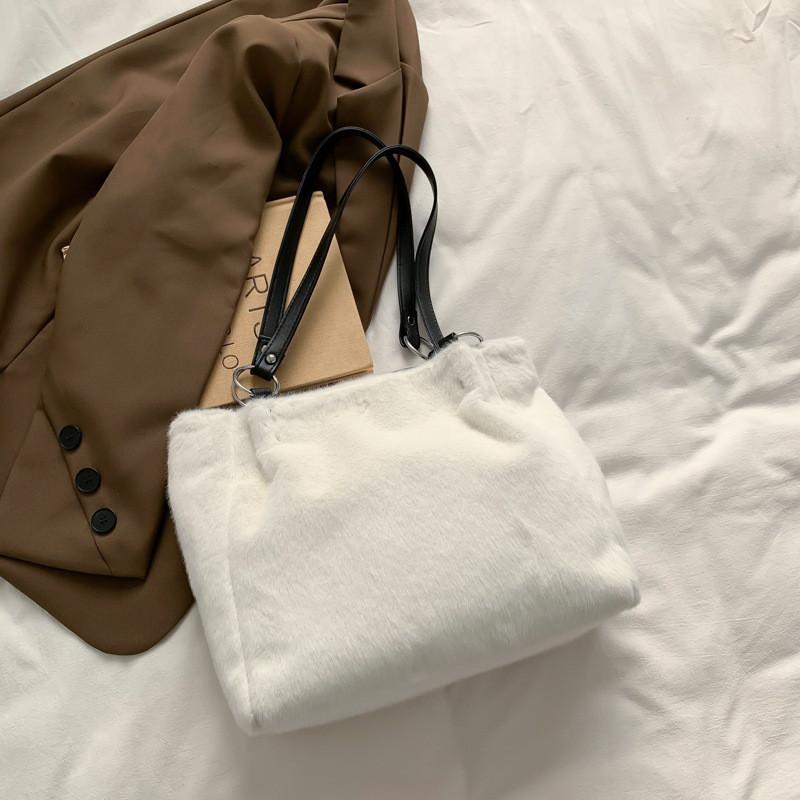 2023 Trendy Womens Fashion Large Capacity Plush Tote Bag For Casual Commutes