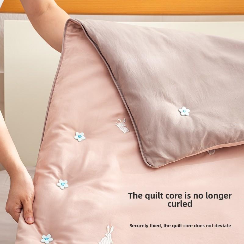 A Needle-free, Invisible Bed Sheet and Quilt Cover, Anti-running and Traceless Soft Silicone, A Household Quilt Fixing Wonder