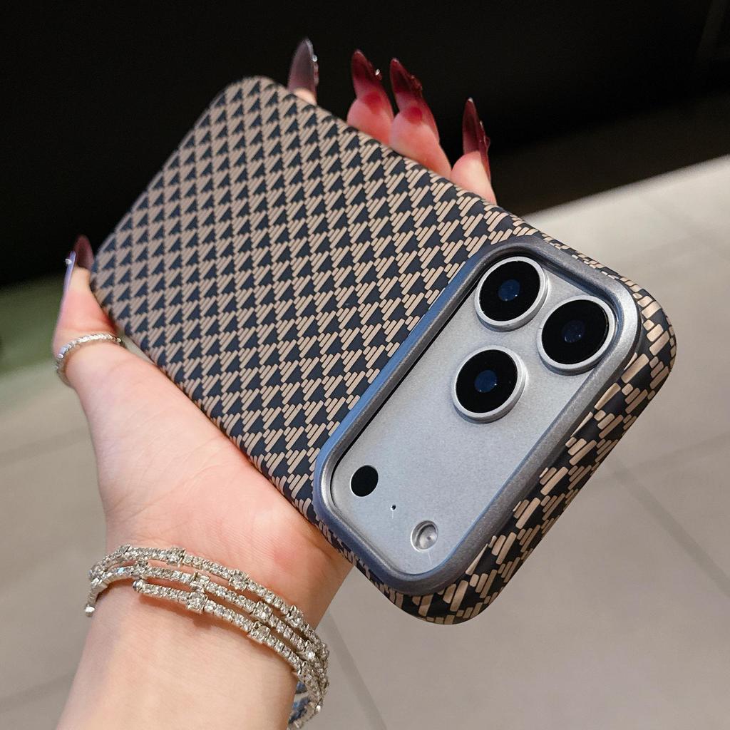 iPhone 17 Kevlar Case: Carbon Fiber Magnetic Skin-Feel Matte Cover for Apple 16 Pro Max