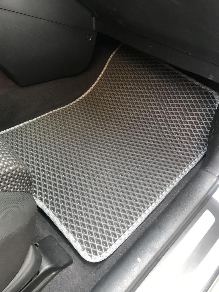 Covorașe EVA (negru) pentru Toyota Corolla Verso 2004-2009