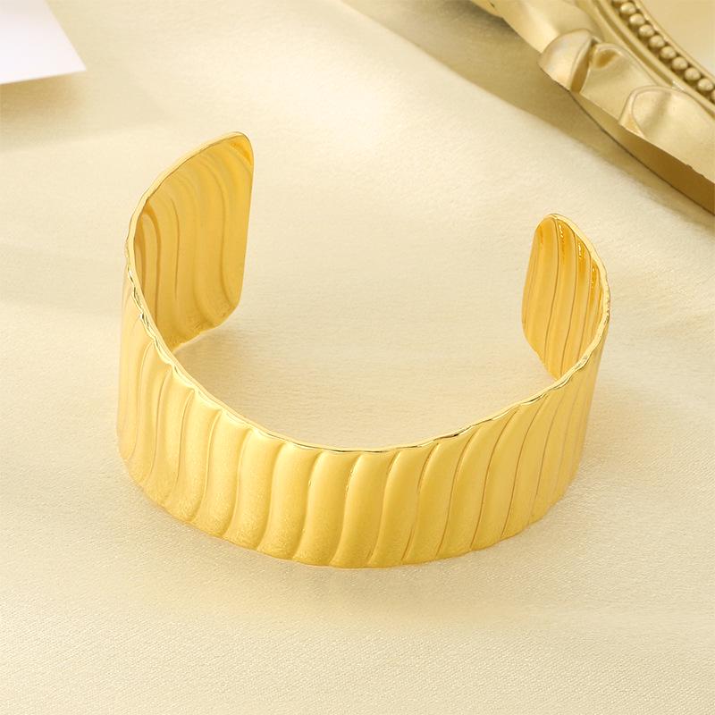 Chic Wide Band Gold Stainless Steel Open Cuff Bracelet with Retro Striped Texture