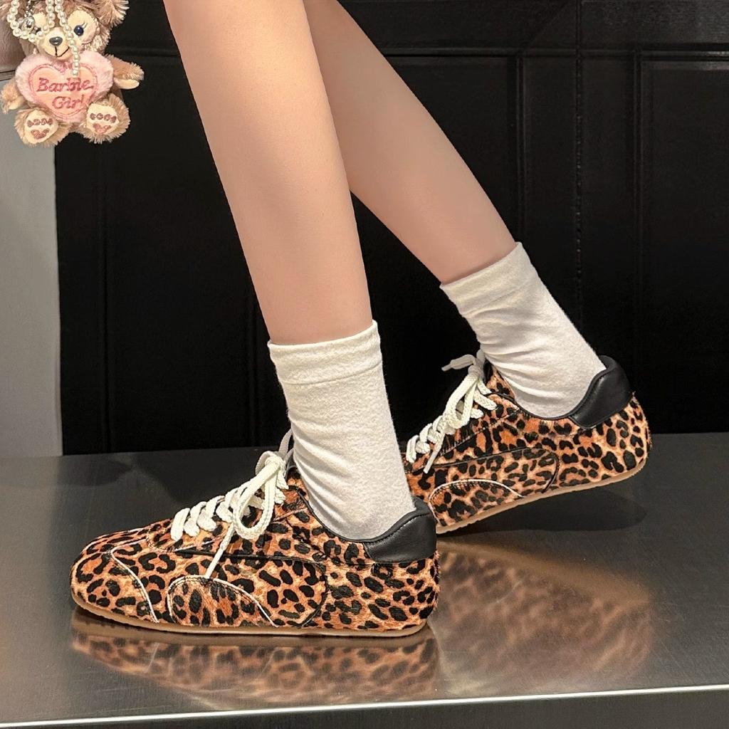 [Ruoji] Retro ballet training shoes women's milk Fu polka dot fashion casual shoes lace-up flat leopard print Forrest Gump shoes