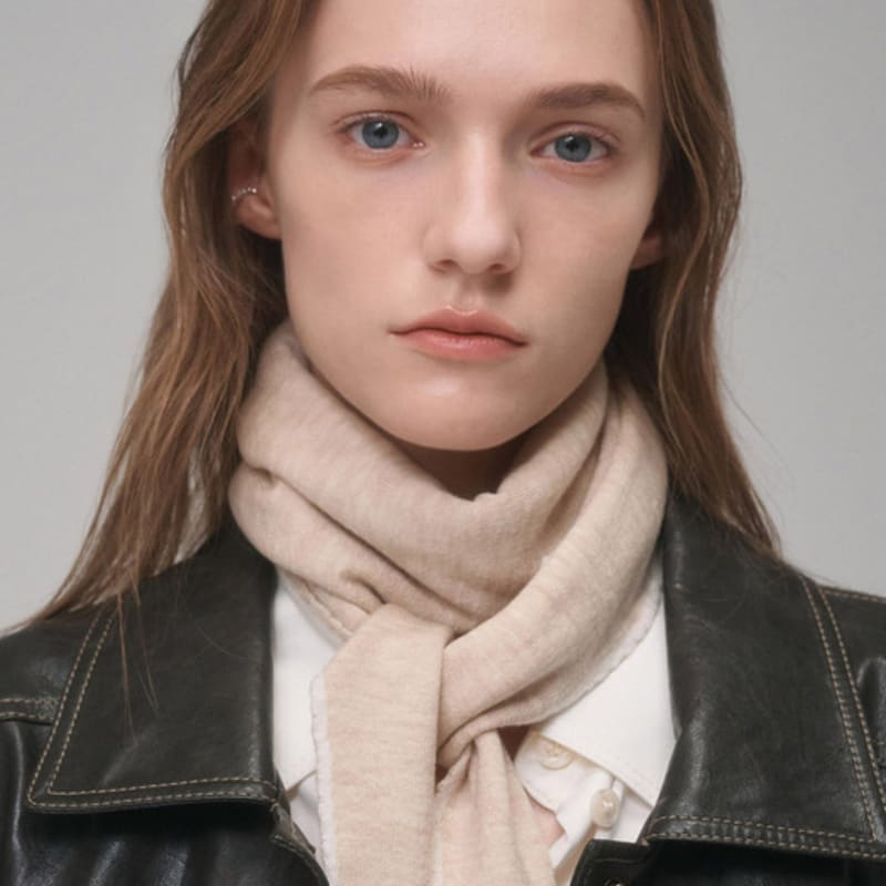 Saint Luxure 100% Wool Triangle Petite Muffler Ivory