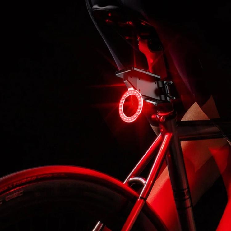Cycling Safety Light 300 Lumen Solar Charging Bicycles Light With Durability ABS Housing For Most Conditions