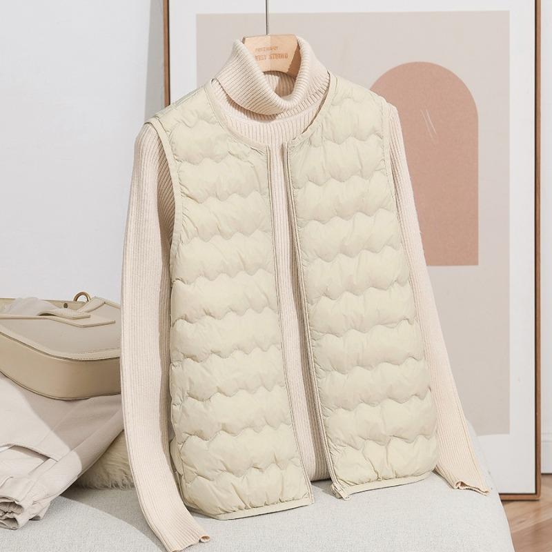 Autumn and Winter New Light Round Neck Wavy Quilting Line Winter Clothing Portable White Duck Down Vest Winter Jacket Tide