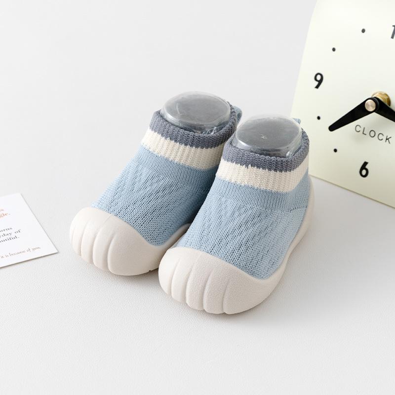 Unisex Baby Flyknit Indoor Shoes: Soft Sole, Breathable, Non-slip Toddler Shoes for Summer & Spring