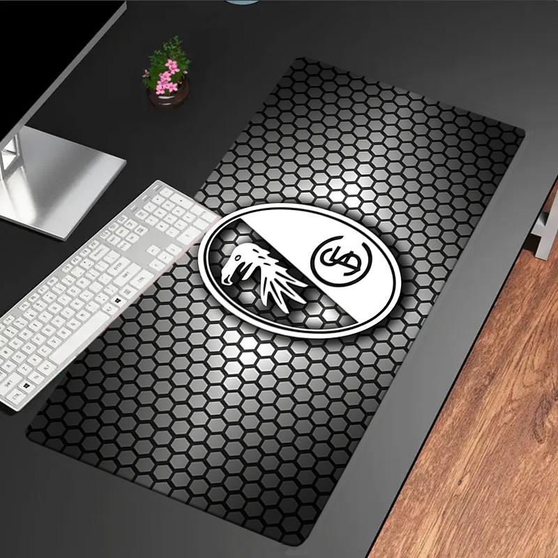 Club Crest Design Mouse Pad, Rubber Base, Mouse Pad for Gamers and Office Use, Gaming Desk , Easy To Clean Mat Christmas fan gifts