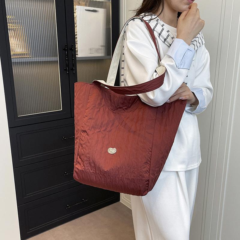 Summer new Japanese pleated lightweight nylon bag double-sided class tote bag large-capacity commuter shoulder women's bag