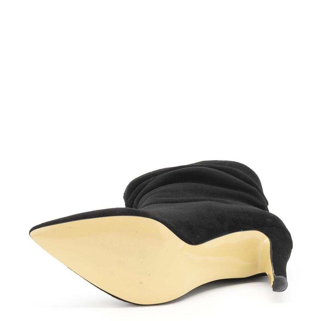 Klassische Damenstiefel mit spitzer Zehenpartie und dünnem Absatz