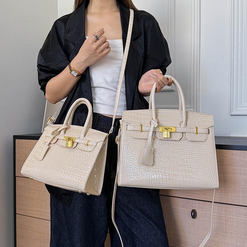 Bag women's new fashion women's bag feeling platinum bag commuting large capacity handbag versatile messenger bag