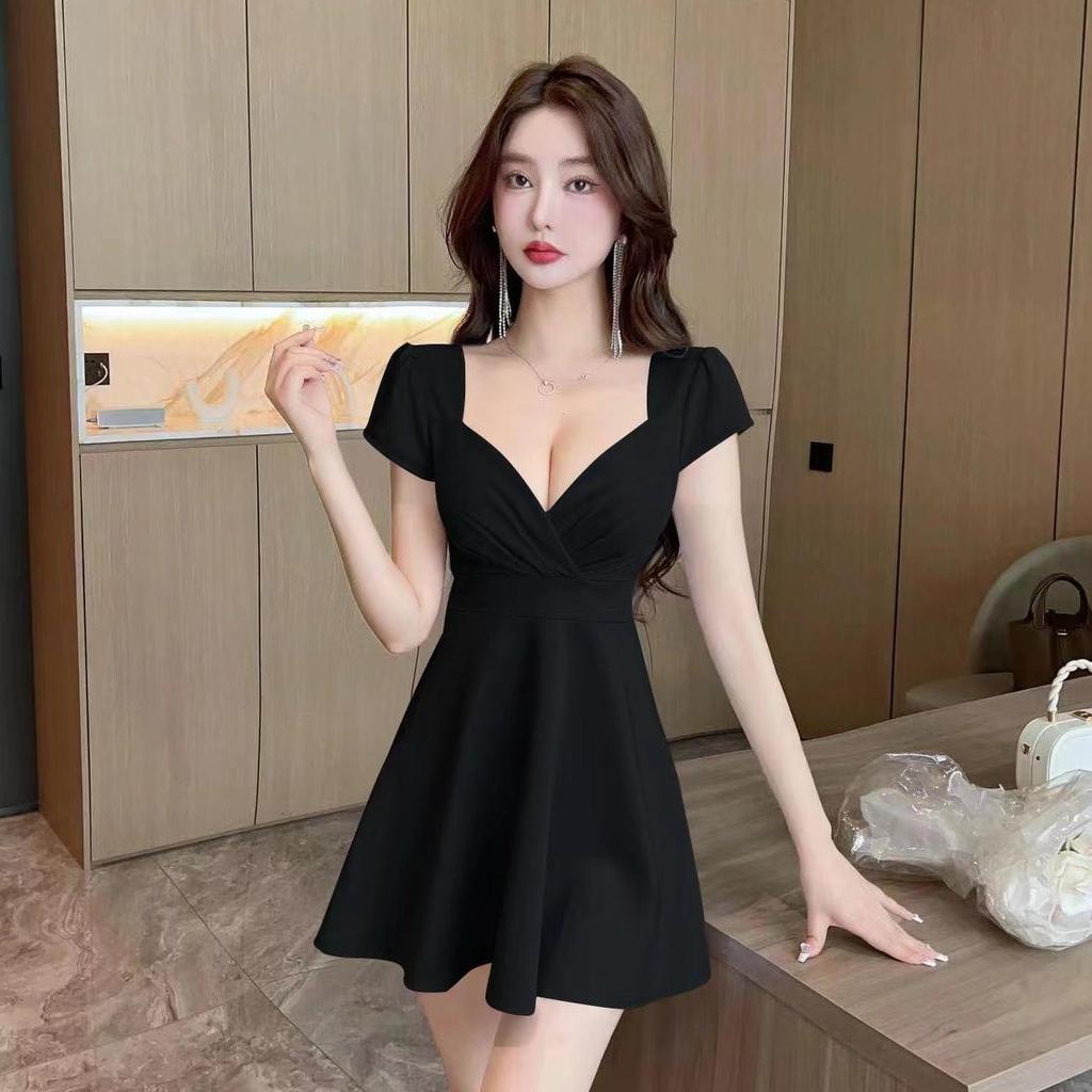 Women's Sexy Backless V-Neck Slimming A-Line Dress - Short-Sleeved, Low-Cut Skirt for Foot Massage Technicians