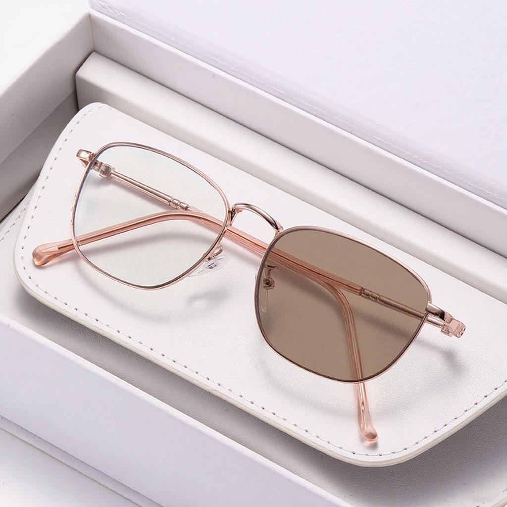 New Trend Pochromic Reading Glasses Women and Men Ultralight  Metal Frame Anti Blue Light Color Changing Far Sighted Glasses