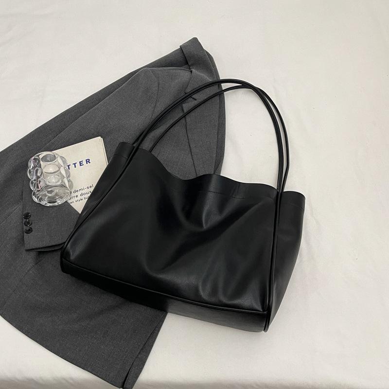 

Сумка вместительная в стиле ретро Premium sense для женщин 2024 года, новая сумка через плечо для поездок на работу и обратно, сумка-тоут для работы