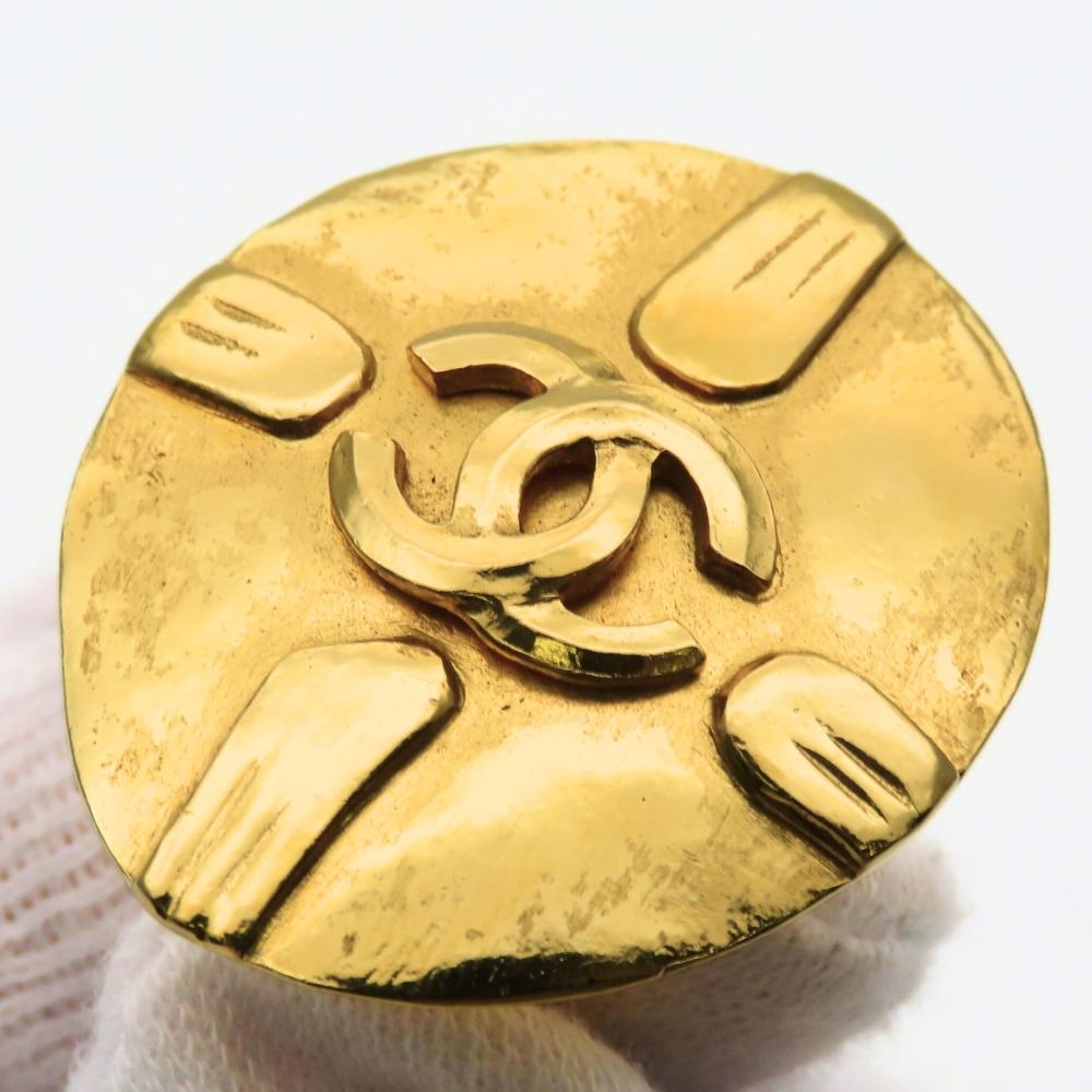 Used CHANEL Earring COCO Mark metal 19.7g gold plating