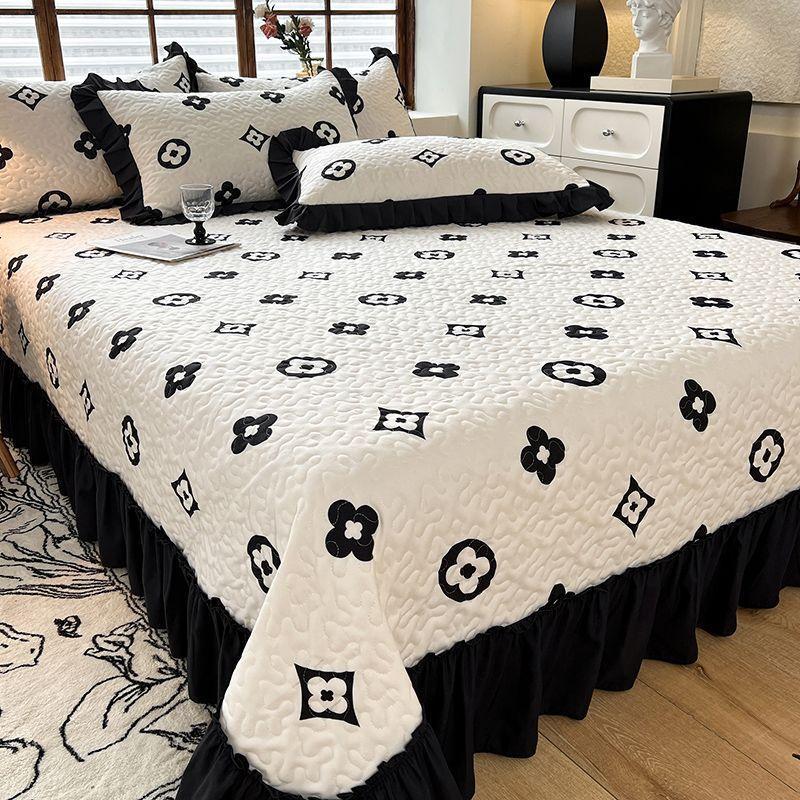 Four Piece Bed Cover Cotton Quilted Bed Sheet Set Non Slip Mattress Protector With Pillowcases For All Seasons Bedding Essentials