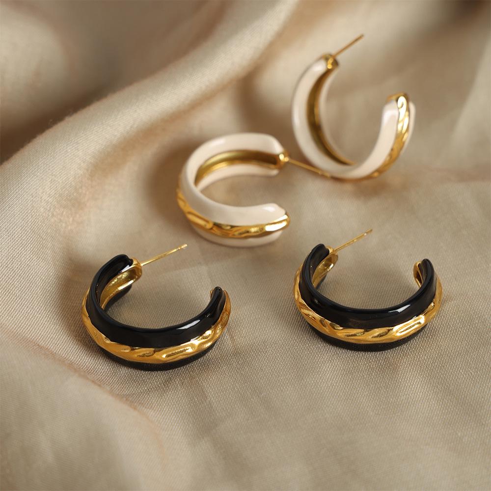 Hong Kong Style Hammered Titanium Steel Gold-Plated C-Shaped Earrings with Drip Glaze Design