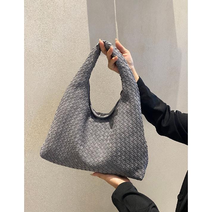 2025 Fall/Winter New Fashionable Women's Handbag, Niche High-End Woven Bag, Large Capacity Shoulder and Underarm Tote Bag