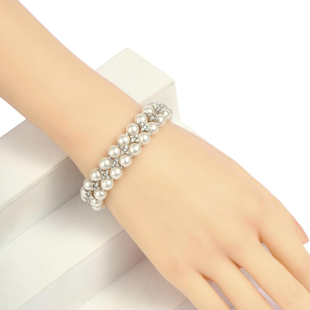 

Handmade fashion light luxury atmospheric imitation pearl necklace, simple and elegant versatile cold wind collarbone chain lady