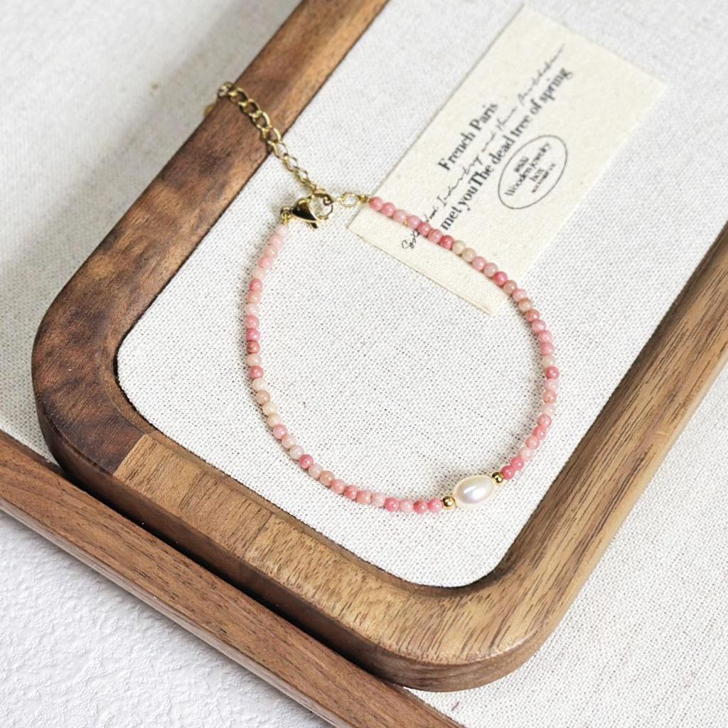 Elegant Freshwater Pearl & Natural Stone Beaded Bracelet for Women, Ultra-Fine, Versatile Hand Jewelry.