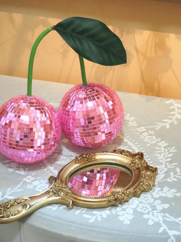 Disco Cherries Are Used for Wall and Home Decoration, and Can Be Hung On Walls with Cherry Disco Balls Anddisco Decorations