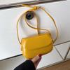 Korean Retro Saddle Bag 2022: Summer Single Shoulder & Crossbody Bag, Fashionable & Versatile Ladies Mobile Phone Accessory