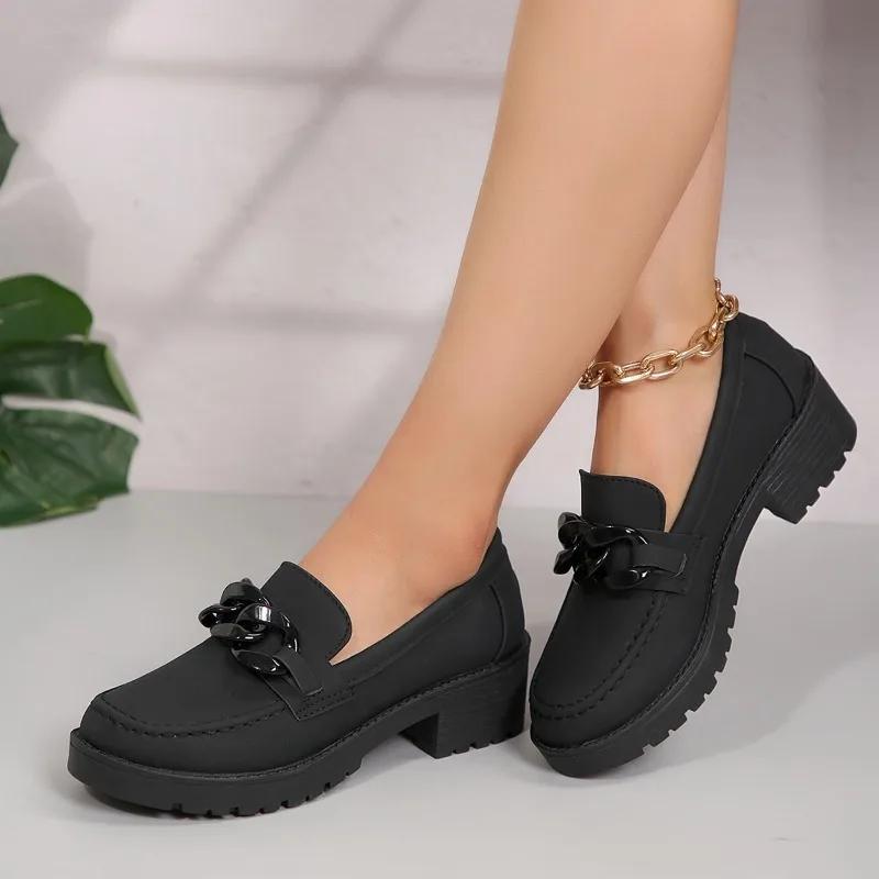Mode Mittelhoch Quadratabsatz Slipper Frühling/Herbst Neue Mode Damenschuhe 2025 Heißer Verkauf Flache Metall Dekoration Pumps Mocas