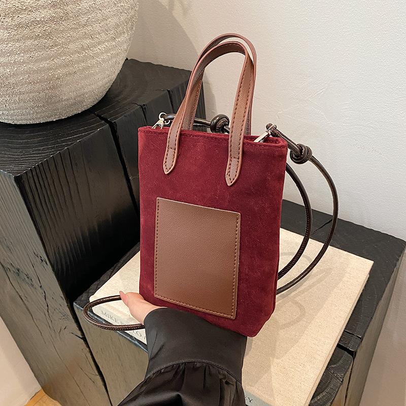 2025 Autumn and Winter Mobile Phone Bag Small Satchel Female Popular This Year Leopard Print Bucket Bag Mini Messenger Bag Hand Carry Small Bag