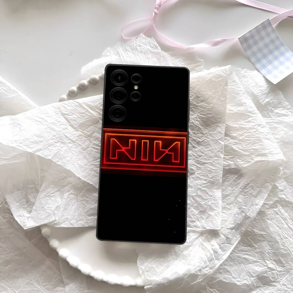 

1pc Rock Band Nine I-Inch N-Nails Phone Case Silicone PC+TPU For Samsung S10 20 30 22 23 24 Plus Lite Fundas Samsung S23 5G