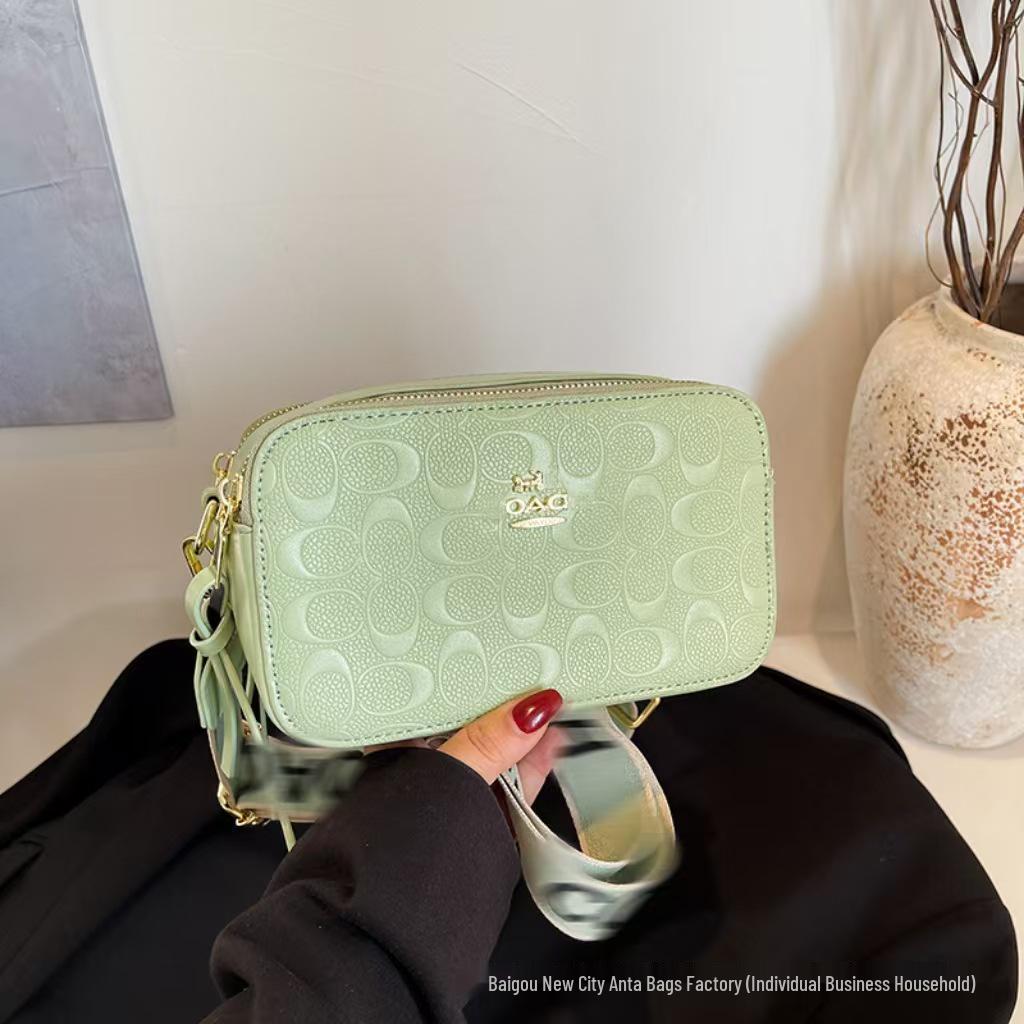 High-Quality Women's Crossbody Camera Bag - Trendy, Versatile Candy Color with Niche Design
