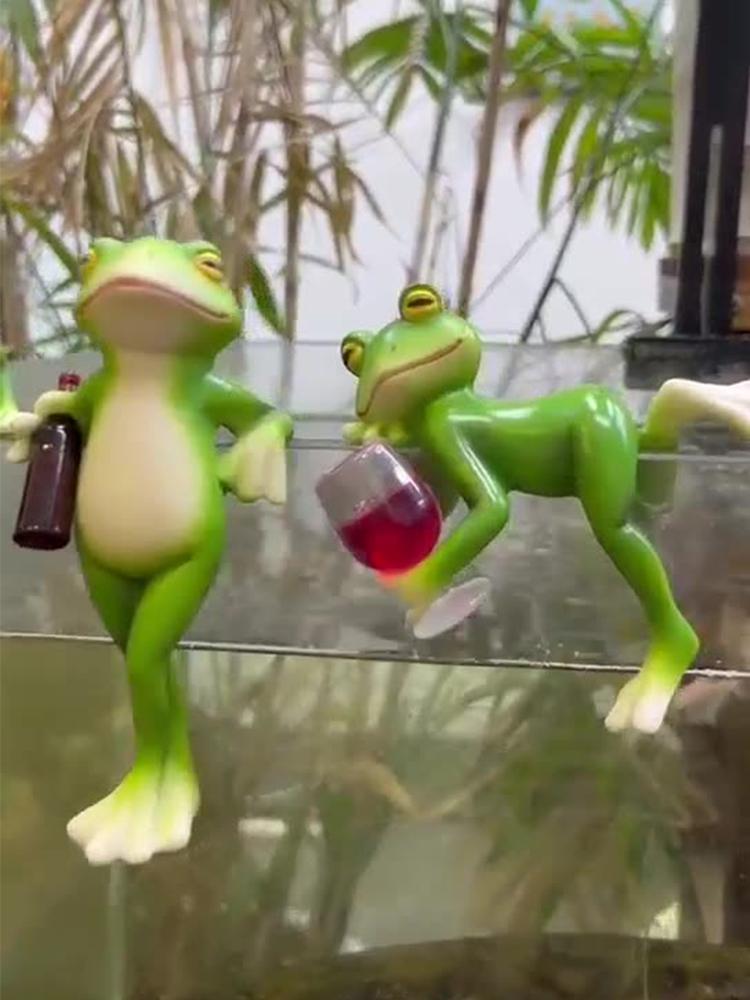 Handmade Creative Small Frog Resin Hanging Flower Pots Unique Ornament for Fish Tank Outdoor Balcony Gardening