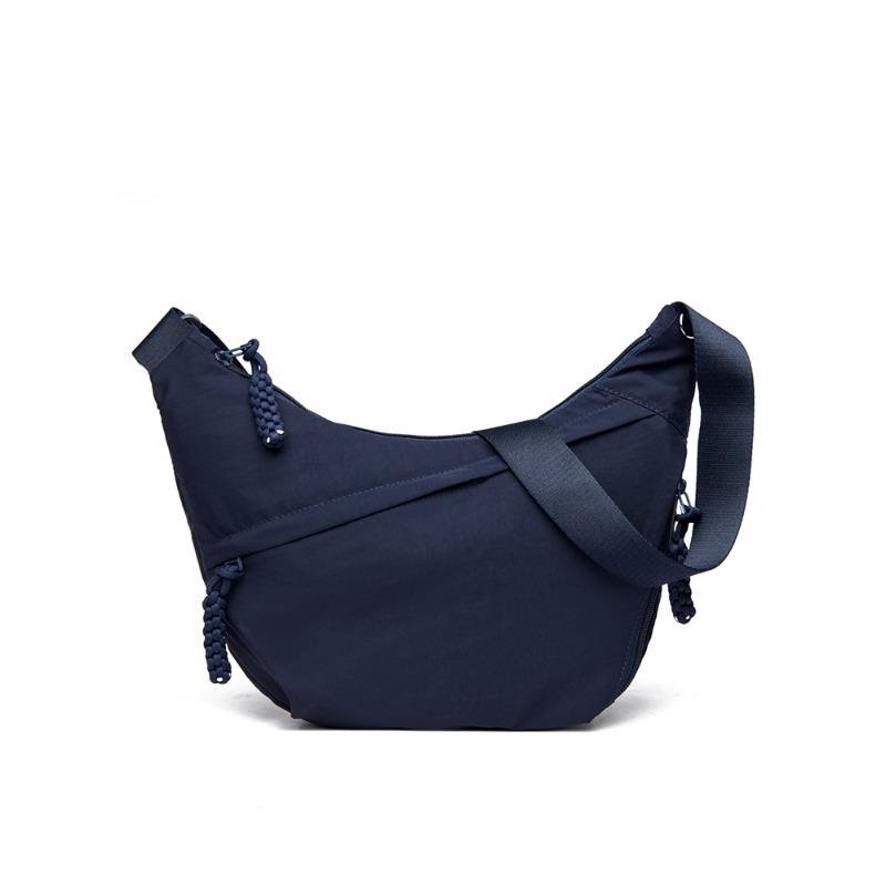 Simple and large-capacity messenger bag women's new small satchel solid color fashion shoulder bag versatile dumpling bag
