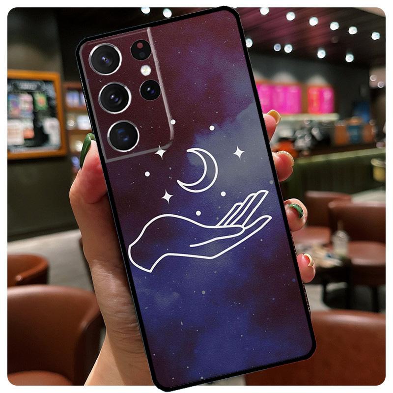 Hand Holding Moon Finger Heart Phone Cover For Samsung Galaxy S23 S21 S22 Ultra S20 FE Note 20 Note 10 S8 S9 S10 Plus Case