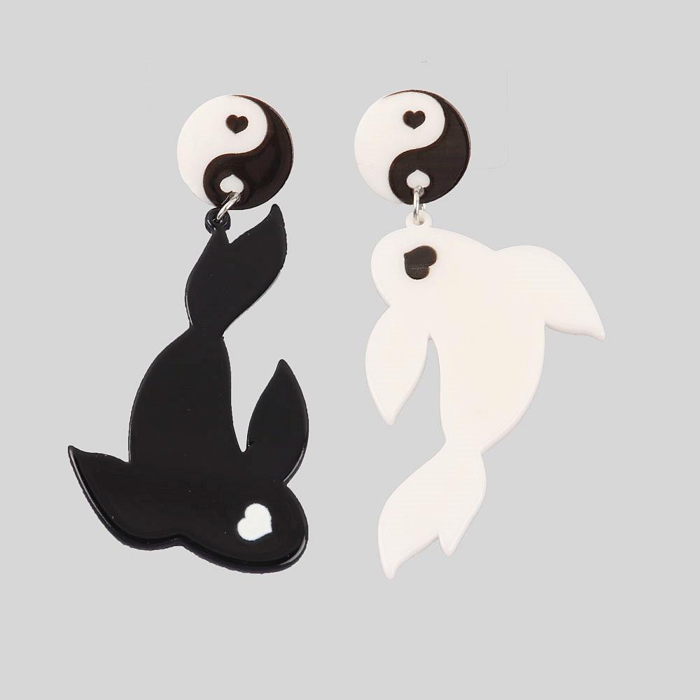Fashion Black White Asymmetrical Gossip Fish Drop Earrings For Women Creative Tai Chi Yin Yang Animal Dangle Earrings Jewelry