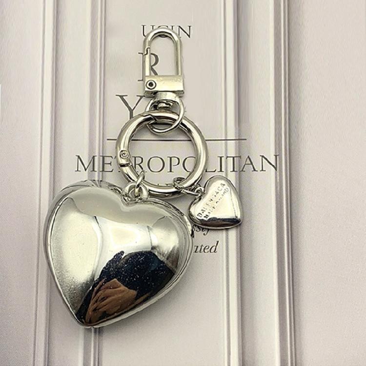 Fashionable Love Heart Keychain Charm Stylish Pendant Adds Personality to Bags and Keys Decoration for Daily Use