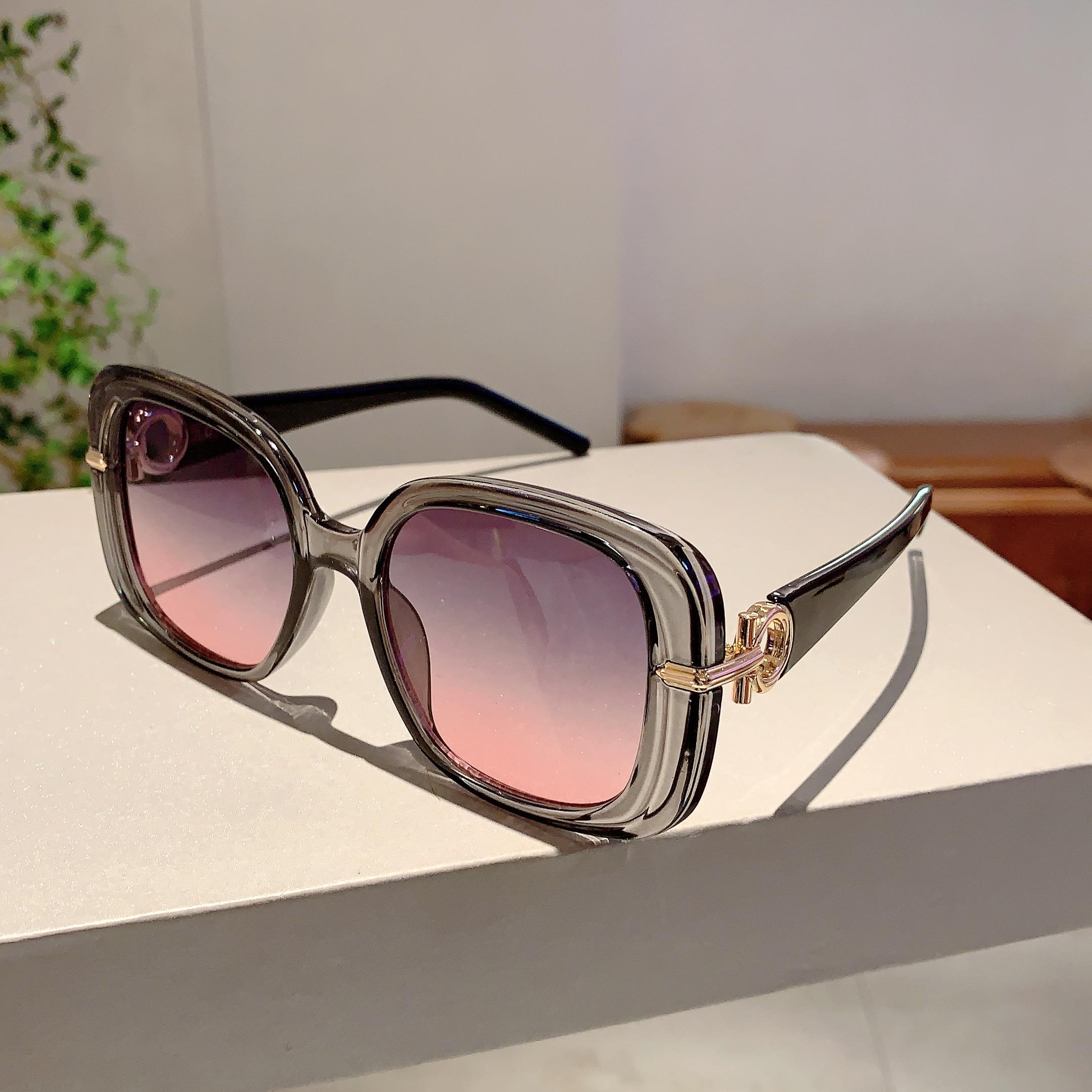 

KAMMPT Vintage Square Sunglasses Women Trendy Oversized Gradient Shades Luxury Brand Design Stylish Outdoor Sun Glasses without case