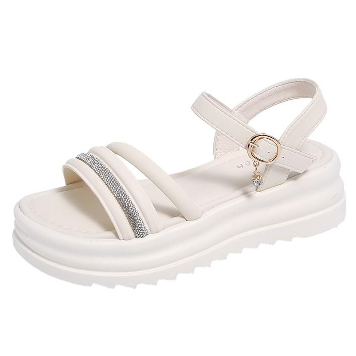 Step on shit feeling black sandals women's summer wear 2025 new soft-soled beach shoes French fairy style fashion sandals