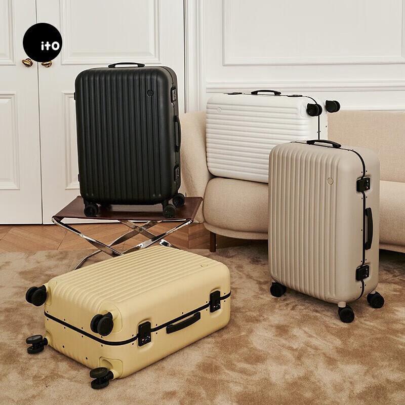 ITO MODERN Hardside Spinner Luggage