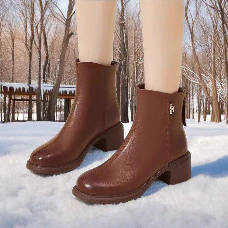 

Retro versatile explosion thin thick heel short boots women s 2025 winter new fashion round head thick velvet warm Martin boots 40