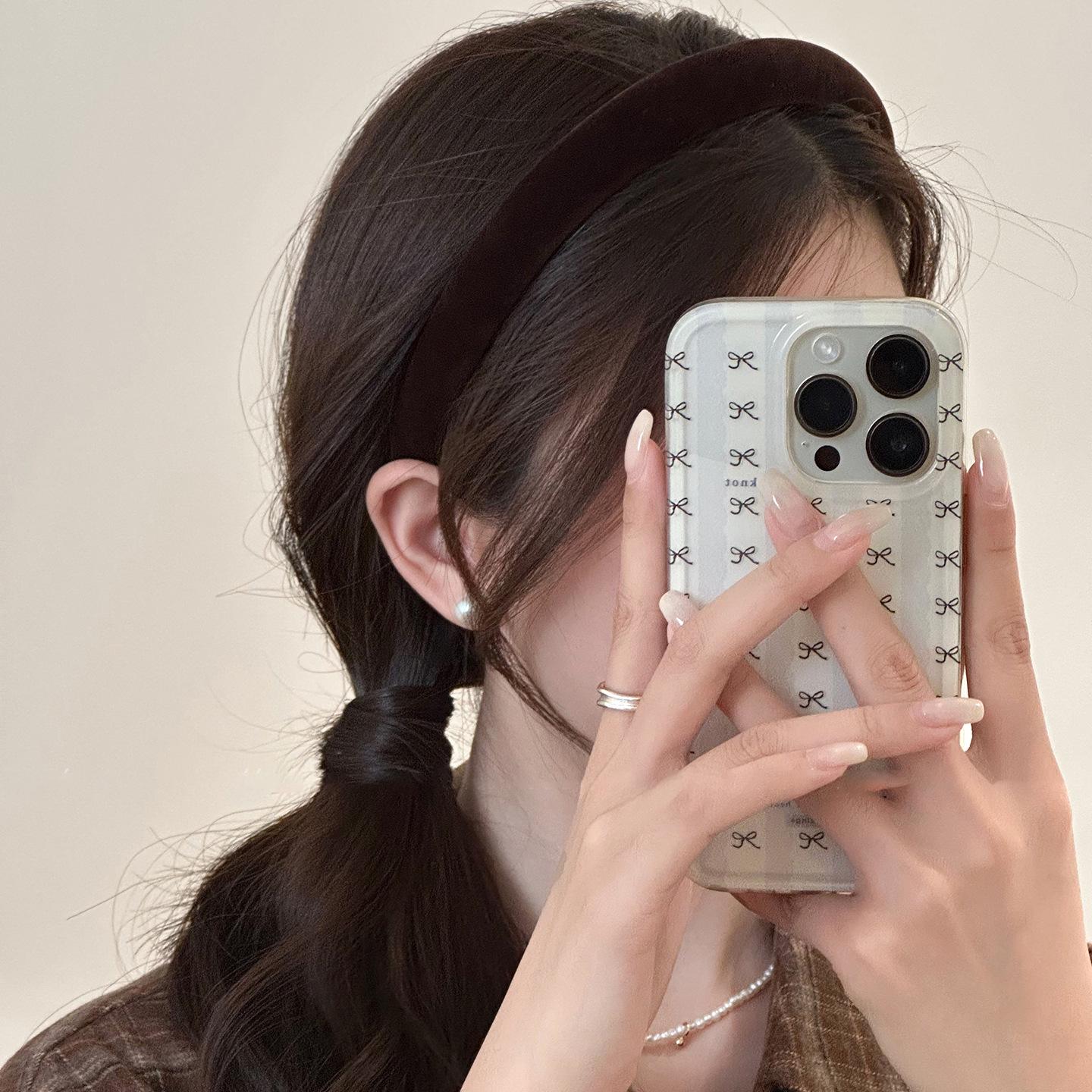 

Retro Velvet Wide Headband for Women - 2025 New Style for a Sleek Look кавовий